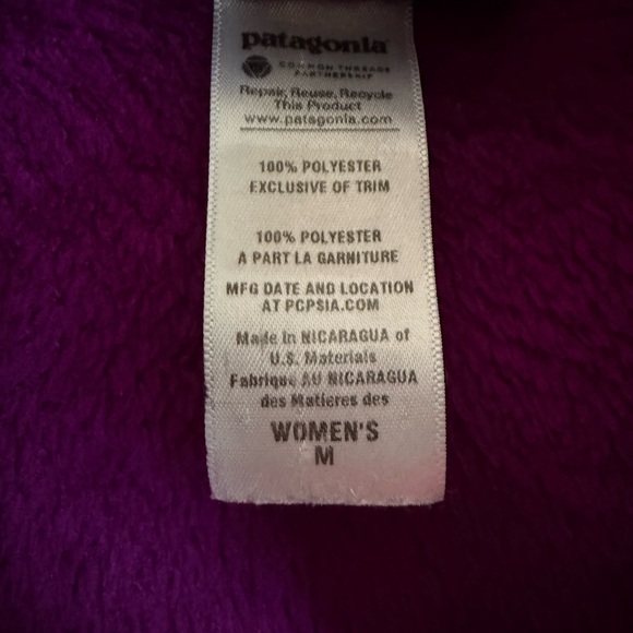 Patagonia Women's Magenta Synchilla Fleece Pullover - Picture 3 of 3